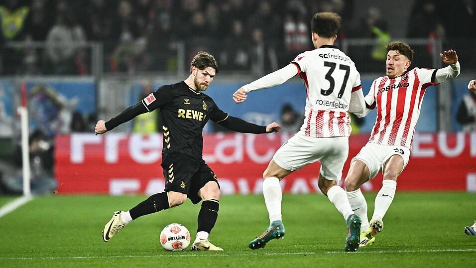 Traf ungl&uuml;cklich ins eigene Tor: SC-Verteidiger Max Rosenfelder (M.).