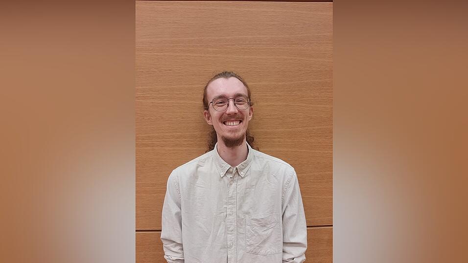 Einmischen statt ausbrechen: Max ministriert, obwohl er sonst kaum die Messe besucht.