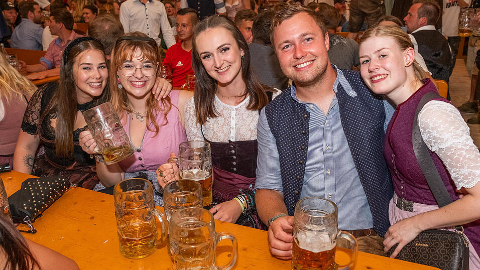 Die Partybilder vom Sonntag, 13. August 2023, aus dem Festzelt Nothaft. Die Partybilder vom Sonntag, 13. August 2023, aus dem Festzelt Nothaft.