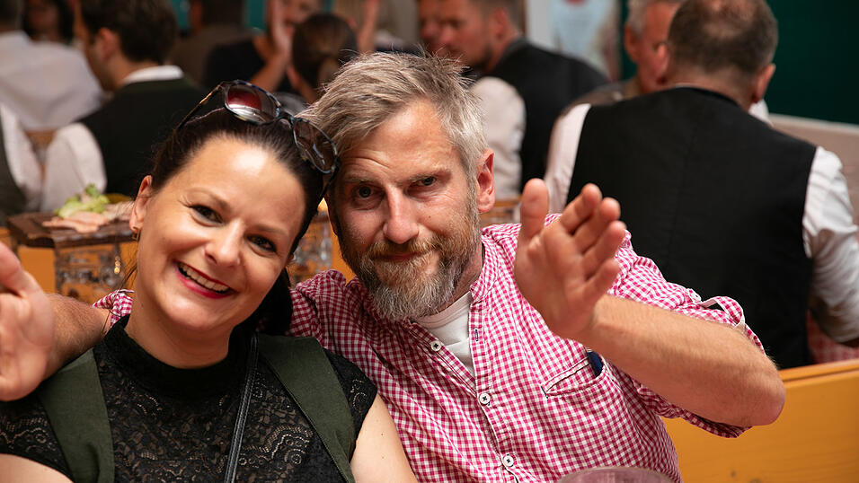 Die Partybilder vom Freitag, 8. August, aus dem Festzelt Greindl. Die Partybilder vom Freitag, 8. August, aus dem Festzelt Greindl.