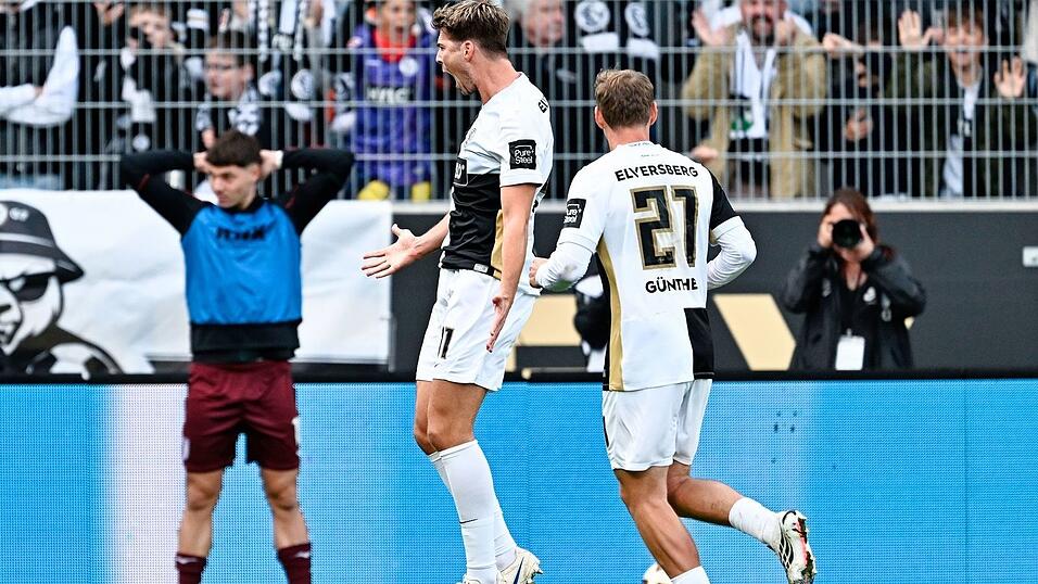 Maximilian Rohr (l) jubelt über sein Tor zum 3:0 für Elversberg Maximilian Rohr (l) jubelt über sein Tor zum 3:0 für Elversberg