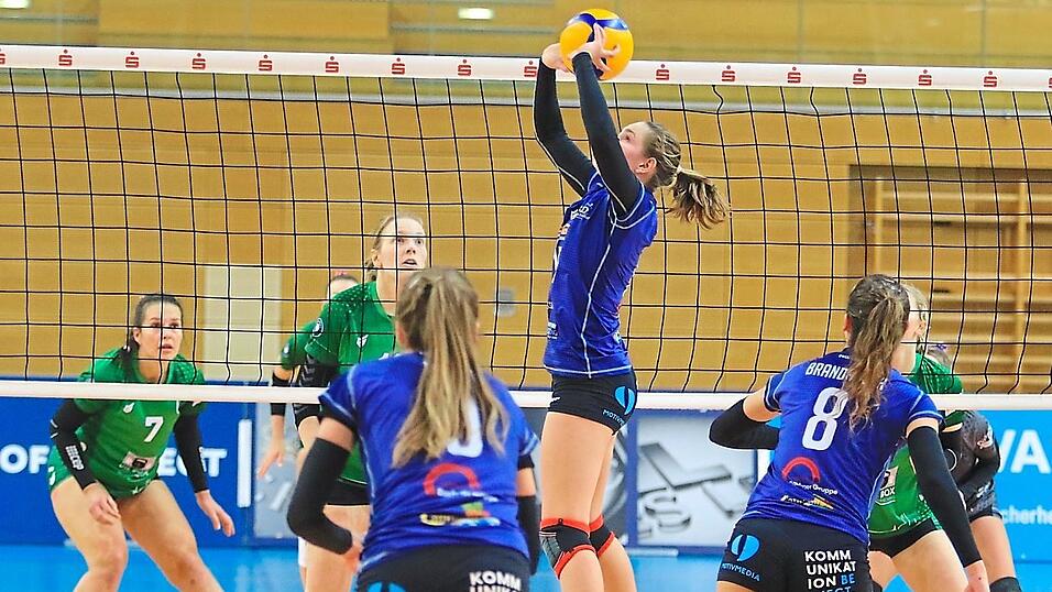 Erstmals als wertvollste Spielerin nach sehr guter Leistung ausgezeichnet: TVD-Zuspielerin Samira Winkler. Erstmals als wertvollste Spielerin nach sehr guter Leistung ausgezeichnet: TVD-Zuspielerin Samira Winkler.