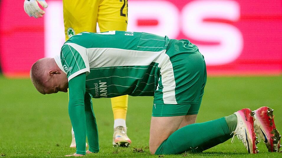 Brynjar Bjarnason droht als einer von mehreren Fürth-Profis gegen Hannover auszufallen. (Archivfoto)