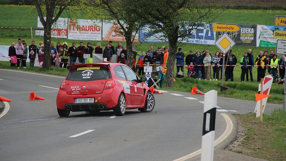 Zahlreiche Zuschauer verfolgten das Motorsport-Spektakel in Rittsteig. Zahlreiche Zuschauer verfolgten das Motorsport-Spektakel in Rittsteig.