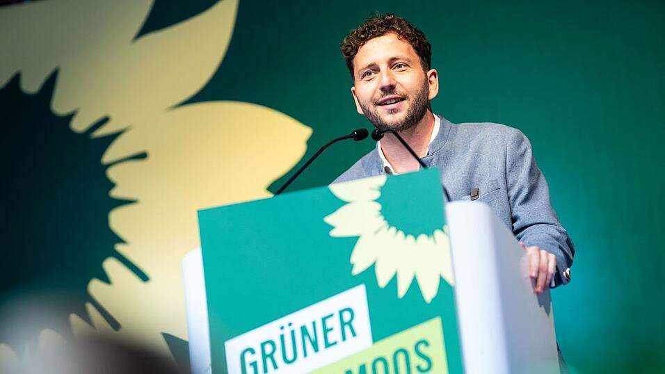 Grünen-Bundesvorsitzender Felix Banaszak teilte gegen Ministerpräsident Markus Söder (CSU) aus. Grünen-Bundesvorsitzender Felix Banaszak teilte gegen Ministerpräsident Markus Söder (CSU) aus.