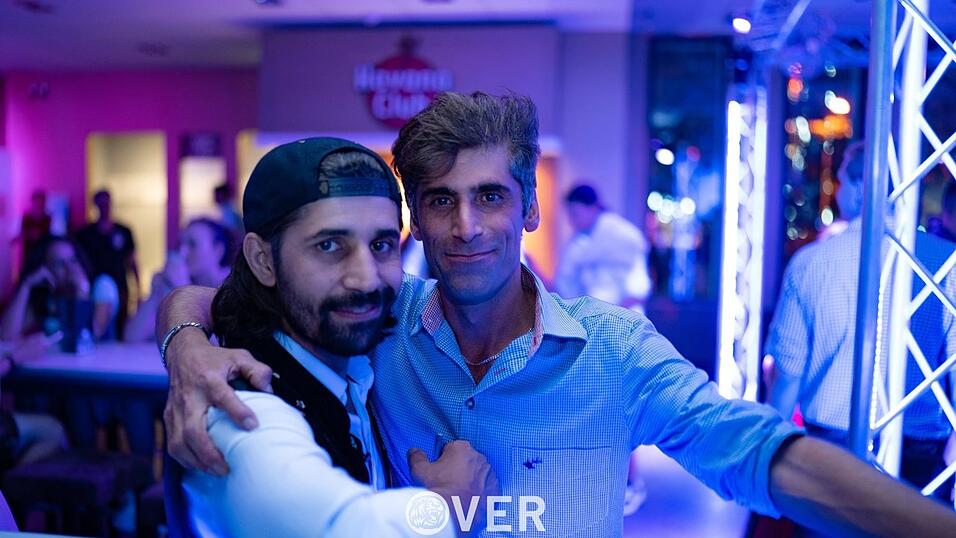 Auch am zweiten Volksfestfreitag schauten viele G&auml;ste im Overtime vorbei.