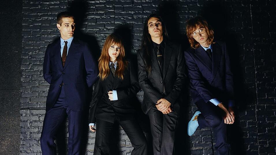 'Rush!' ist das dritte Studioalbum der Band. 'Rush!' ist das dritte Studioalbum der Band.