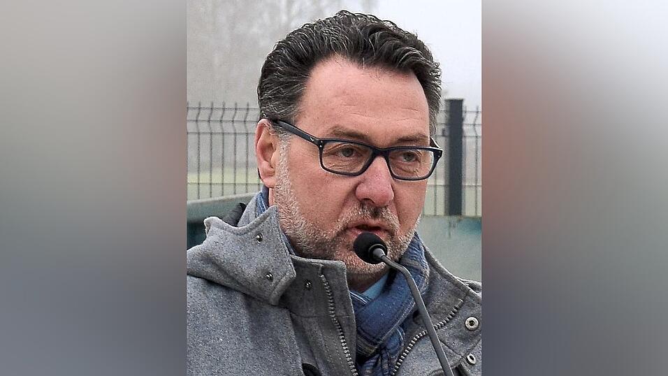 Der Kommunalpolitiker Leo Melerowitz ist zum Jahreswechsel aus dem CSU-Ortsverband Langenpreising ausgetreten.