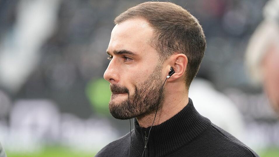 Machte sein letztes Spiel als Interimstrainer: Dennis Schmitt. Machte sein letztes Spiel als Interimstrainer: Dennis Schmitt.