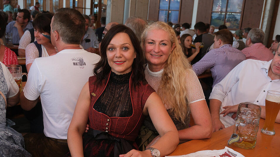 Die Partybilder vom Mittwoch, 16. August 2023, aus dem Festzelt Greindl. Die Partybilder vom Mittwoch, 16. August 2023, aus dem Festzelt Greindl.