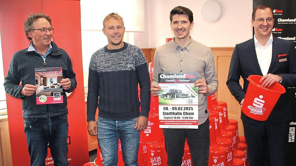 Bernhard Schierer, Sebastian Schierer, Jim-Patick M&uuml;ller und Martin Wanninger (von links) freuen sich auf eine interessante ChamlandBau mit vielen Besuchern.