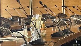 Noch sind die Pl&auml;tze in den Sitzungss&auml;len im Landkreis Cham nicht vergeben. Am 8. M&auml;rz k&ouml;nnen die W&auml;hler in den 39 Gemeinden bestimmen, wer am B&uuml;rgermeisterstuhl Platz nehmen darf.