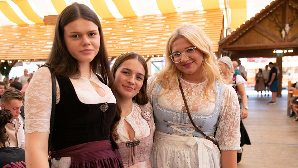Die Partybilder vom Montag,11. August, aus dem Festzelt Nothaft. Die Partybilder vom Montag,11. August, aus dem Festzelt Nothaft.