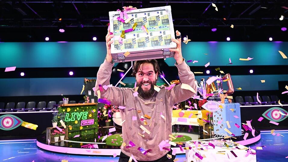 Maurice Dwizak wurde diesmal zum Sieger bei «Promi Big Brother» gekürt. Maurice Dwizak wurde diesmal zum Sieger bei «Promi Big Brother» gekürt.