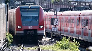 Die Bahn schiebt trotz Privatisierung noch eine Menge Schulden und Probleme vor sich her. Die Bahn schiebt trotz Privatisierung noch eine Menge Schulden und Probleme vor sich her.