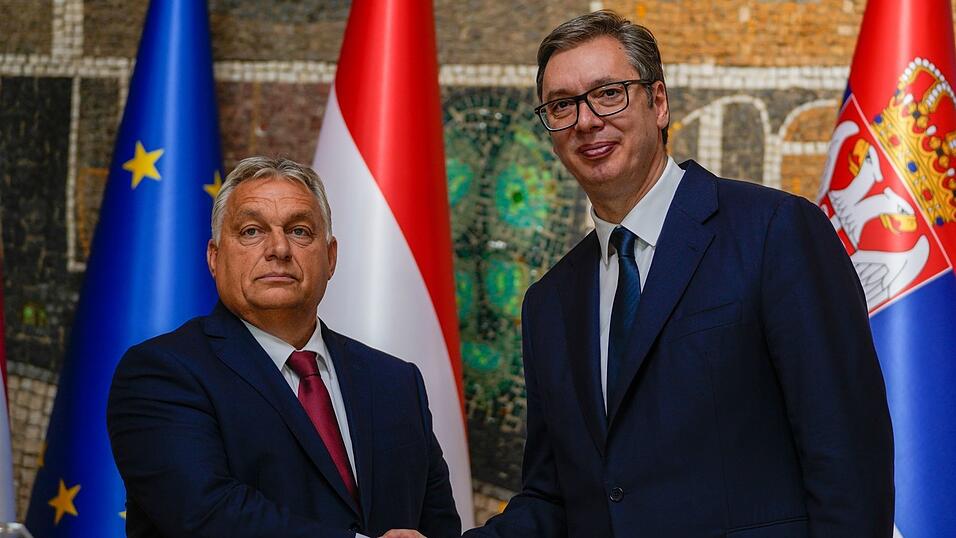 Ungarns Ministerpräsident Viktor Orban und Serbiens Staatspräsident Aleksandar Vucic pflegen gute Beziehungen. (Archivbild) Ungarns Ministerpräsident Viktor Orban und Serbiens Staatspräsident Aleksandar Vucic pflegen gute Beziehungen. (Archivbild)