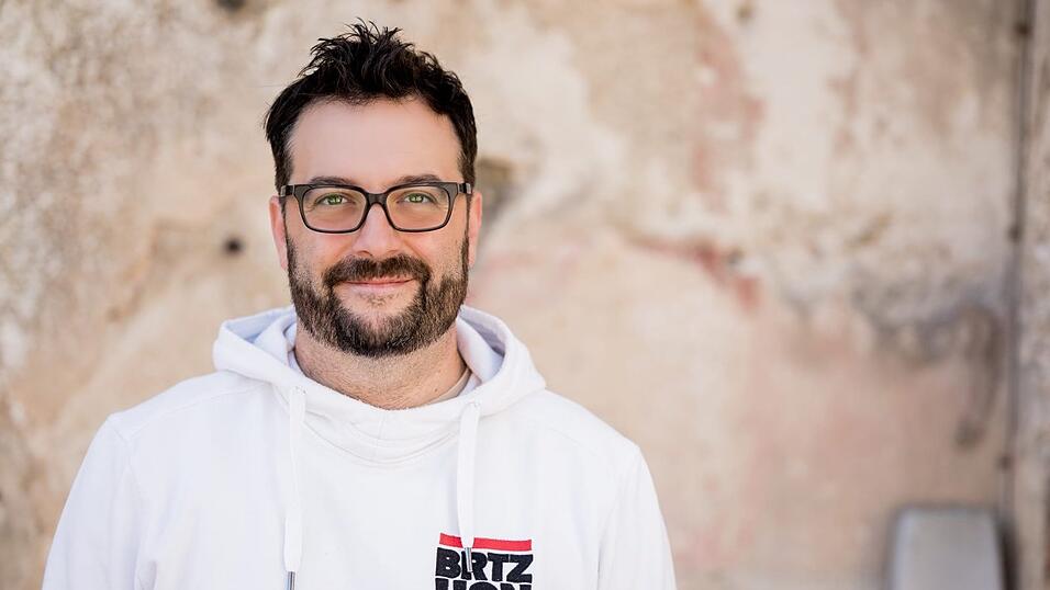 Als &bdquo;Tiktokb&uuml;rgermeister&ldquo; im Beratzhausen-Hoodie tritt Matthias Beer erfolgreich in der &Ouml;ffentlichkeit auf. Aber was will er als k&uuml;nftiger Fraktionssprecher der CSU im Kreistag ansto&szlig;en?