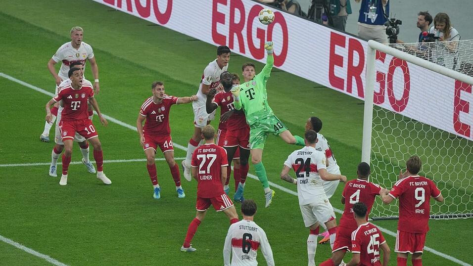 Vertrat Manuel Neuer: Jonas Urbig Vertrat Manuel Neuer: Jonas Urbig