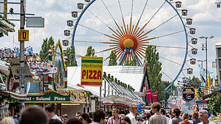 Das Gäubodenvolksfest sorgt auch für humorvolle Geschichten. Das Gäubodenvolksfest sorgt auch für humorvolle Geschichten.