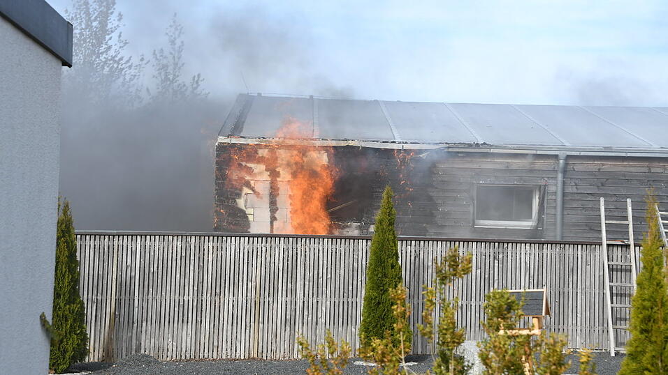 In einer Asylunterkunft in Vilsbiburg ist ein Brand ausgebrochen. In einer Asylunterkunft in Vilsbiburg ist ein Brand ausgebrochen.