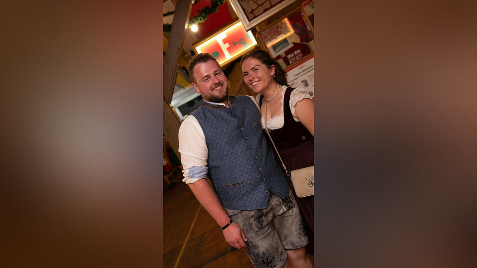 Die Partybilder vom Sonntag, 17. August, aus dem Festzelt Krönner. Die Partybilder vom Sonntag, 17. August, aus dem Festzelt Krönner.