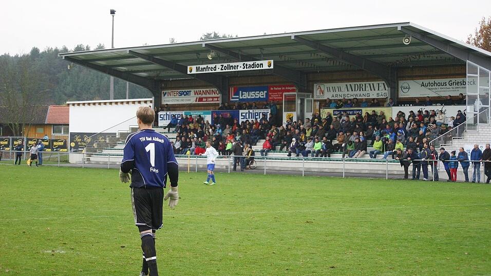 Die DJK Vilzing gewinnt auch das Verfolgerduell gegen den TSV Bad Abbach. (Foto: Fabian Roßmann) Die DJK Vilzing gewinnt auch das Verfolgerduell gegen den TSV Bad Abbach. (Foto: Fabian Roßmann)