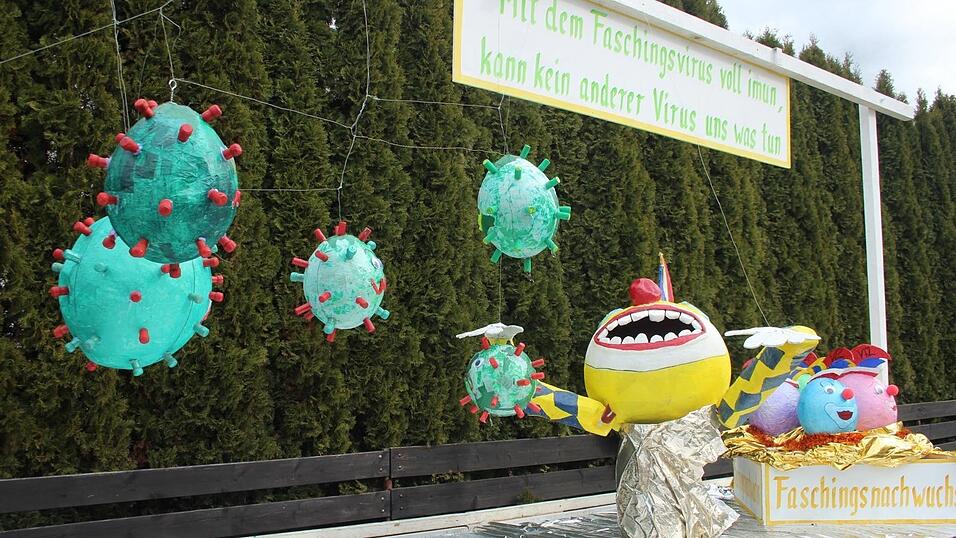 Viele Faschings-Fans haben sich am Samstag den Umzug in Langenbach angesehen. Viele Faschings-Fans haben sich am Samstag den Umzug in Langenbach angesehen.