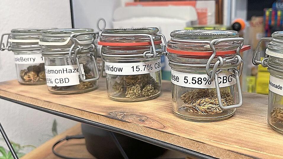 Das CBD-Angebot von Bavarian Krauts: CBD stammt auch von der Hanfpflanze und war schon vor der Legalisierung frei erh&auml;ltlich.