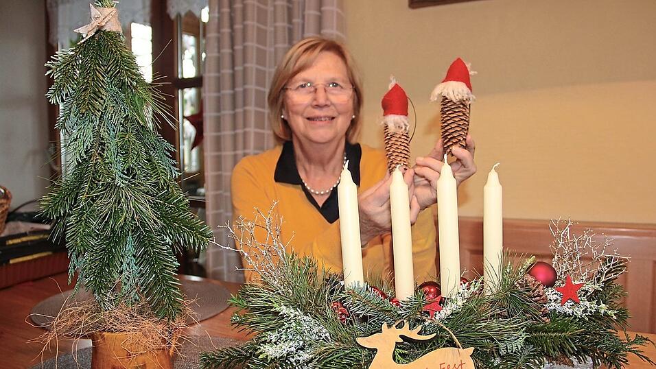 Bei adventlicher Dekoration setzt Brigitte Röll auf Naturmaterialien. Bei adventlicher Dekoration setzt Brigitte Röll auf Naturmaterialien.
