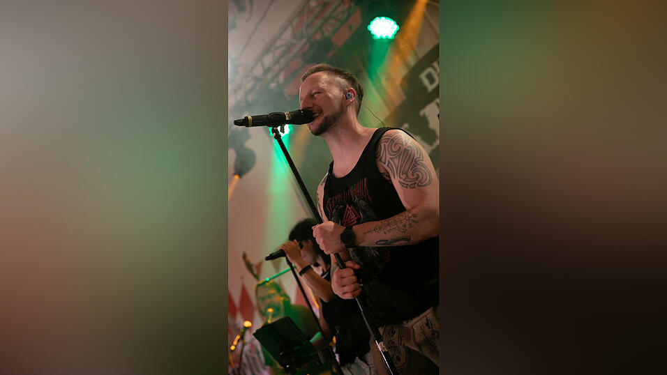 Die Partybilder vom Donnerstag, 14. August, aus dem Festzelt Greindl. Die Partybilder vom Donnerstag, 14. August, aus dem Festzelt Greindl.