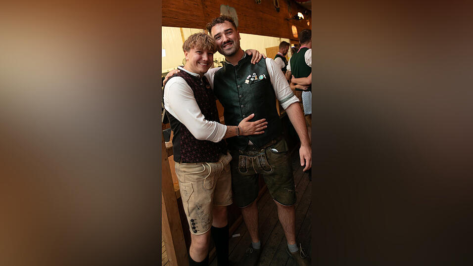 Die Partybilder vom Sonntag, 17. August, aus dem Festzelt Weckmann. Die Partybilder vom Sonntag, 17. August, aus dem Festzelt Weckmann.