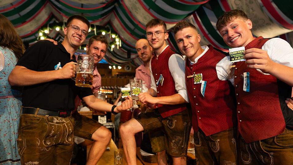 Die Partybilder vom Mittwoch, 14. August 2024, aus dem Festzelt Weckmann. Die Partybilder vom Mittwoch, 14. August 2024, aus dem Festzelt Weckmann.