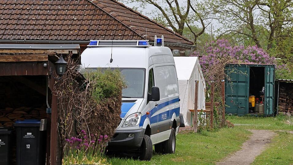 Auch am Mittwoch hatten die Ermittler noch einmal auf dem Grundst&uuml;ck nach dem Gold gesucht.