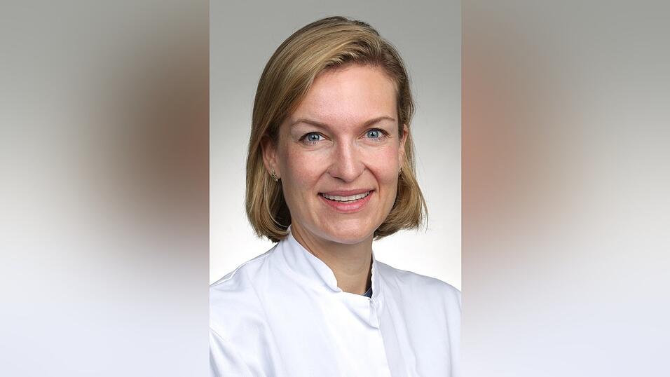 Dr. Kornelia Andorfer ist Oberärztin an der Klinik und Poliklinik für Hals-Nasen-Ohren-Heilkunde am Universitätsklinikum Regensburg. Sie warnt vor den Folgen einer Nasenspray-Abhängigkeit. Dr. Kornelia Andorfer ist Oberärztin an der Klinik und Poliklinik für Hals-Nasen-Ohren-Heilkunde am Universitätsklinikum Regensburg. Sie warnt vor den Folgen einer Nasenspray-Abhängigkeit.