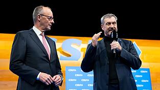 Von den CSU-Delegierten wird Kanzler Friedrich Merz (CDU) in München herzlich empfangen. Von den CSU-Delegierten wird Kanzler Friedrich Merz (CDU) in München herzlich empfangen.