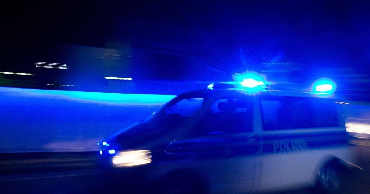 Fahrer wendet auf A92 bei Pilsting und fährt auf Standstreifen zurück