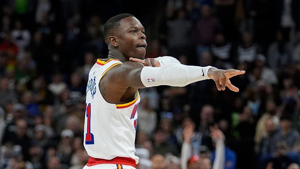 Dennis Schröder erzielte beim knappen Sieg der Golden State Warriors bei den Minnesota Timberwolves zwölf Punkte. Dennis Schröder erzielte beim knappen Sieg der Golden State Warriors bei den Minnesota Timberwolves zwölf Punkte.