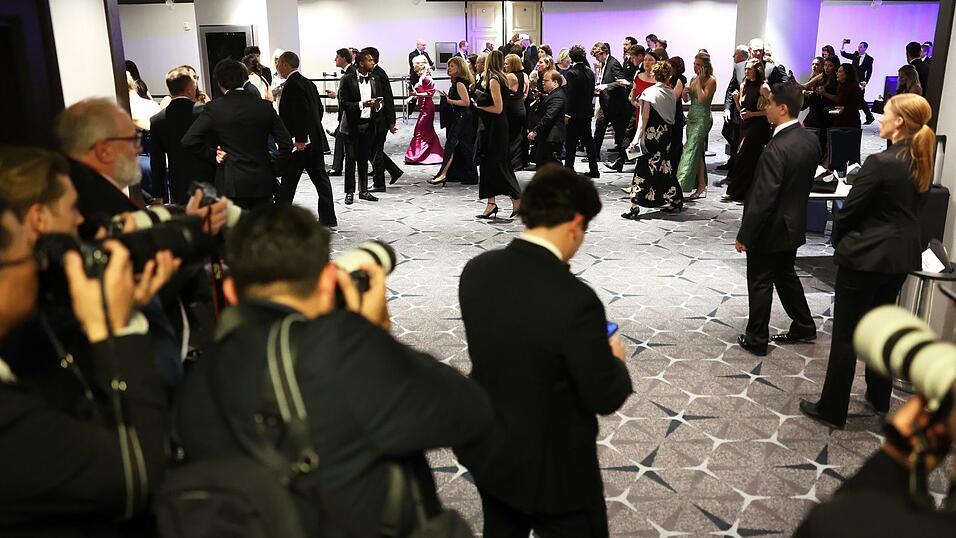 Nach den Sch&uuml;ssen herrscht gro&szlig;e Unruhe.