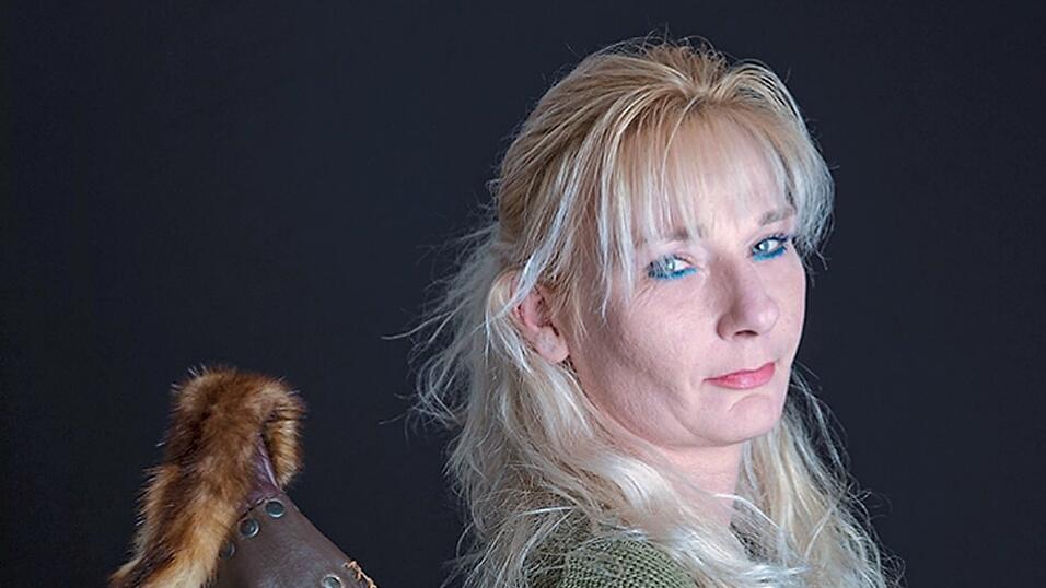 Was f&uuml;r eine Rolle f&uuml;r eine Frau: der K&ouml;nig Etzel.