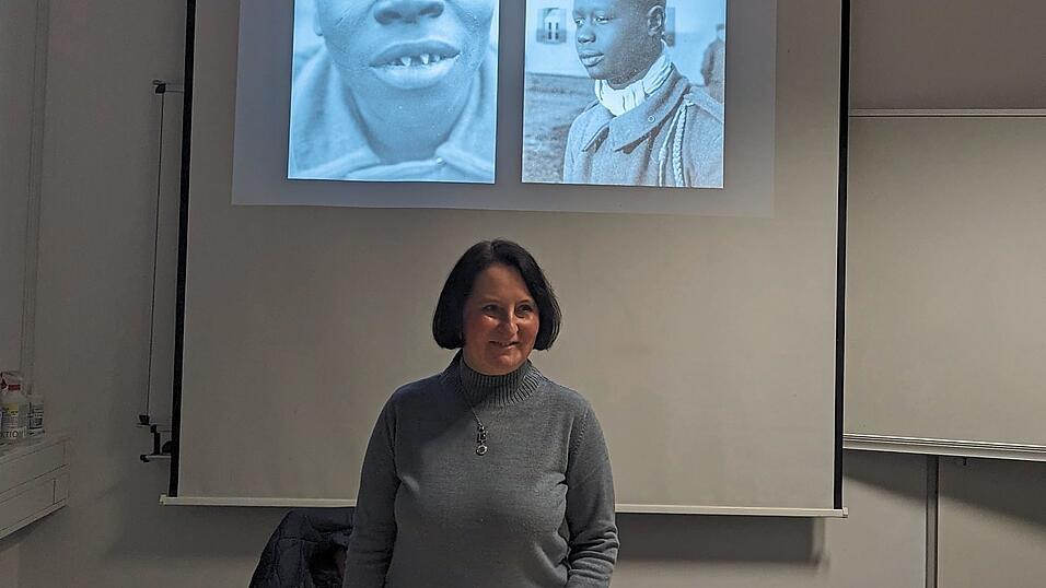 Rassismus oder Neugier dem Fremden gegenüber? Christine Fößmeier hinterfragte die im Stalag VII A entstandenen Bilder. Rassismus oder Neugier dem Fremden gegenüber? Christine Fößmeier hinterfragte die im Stalag VII A entstandenen Bilder.