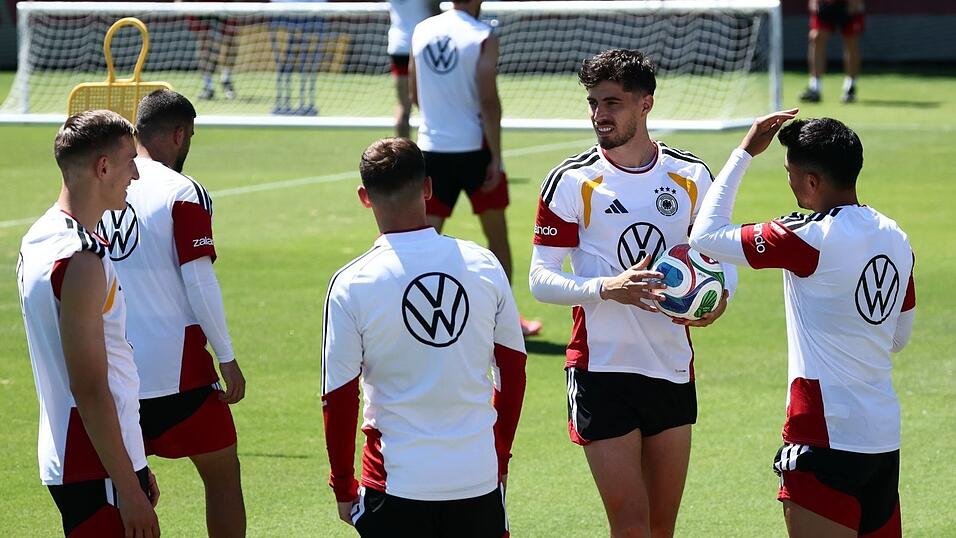 Kai Havertz war über einen zweiten Platz mit seiner Gruppe im Trainingsspiel nicht zufrieden. Kai Havertz war über einen zweiten Platz mit seiner Gruppe im Trainingsspiel nicht zufrieden.