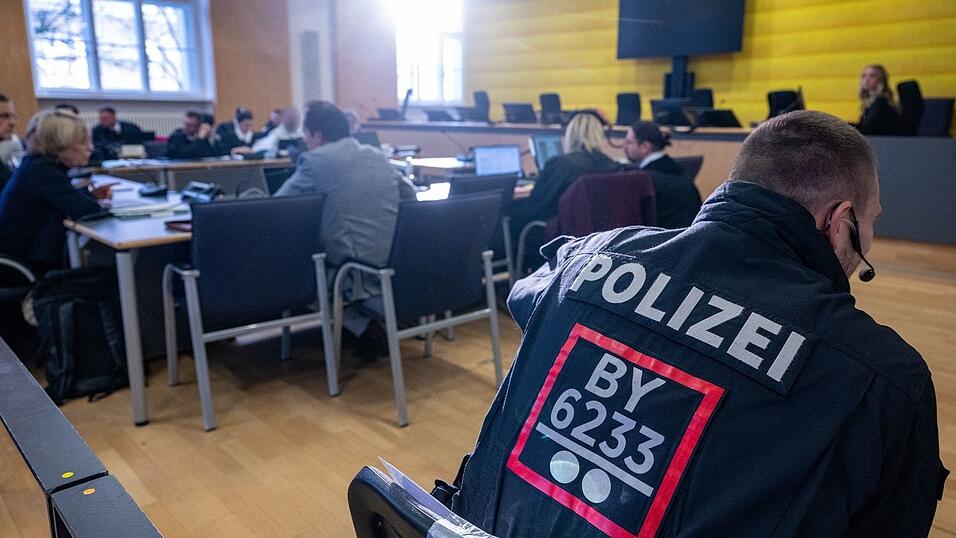 Im Prozess um die gewaltsame Flucht von vier Straft&auml;tern aus dem Bezirkskrankenhaus Straubing steht das Urteil an. (Archivbild)