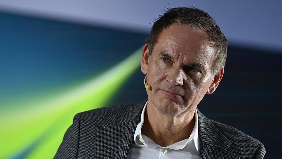 Nach Auffassung von Vorstandschef Oliver Blume sind Sparmaßnahmen unvermeidbar, um den VW-Konzern zukunftsfest aufstellen. Nach Auffassung von Vorstandschef Oliver Blume sind Sparmaßnahmen unvermeidbar, um den VW-Konzern zukunftsfest aufstellen.