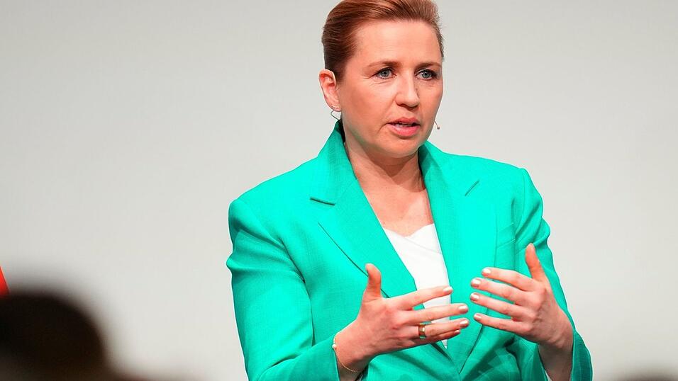 Die Sozialdemokratin Mette Frederiksen kann Regierungschefin in D&auml;nemark bleiben. (Archivbild)