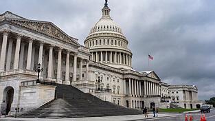 Demokraten und Republikaner treffen sich am Montag, um über den befürchteten «Shutdown» zu sprechen. Demokraten und Republikaner treffen sich am Montag, um über den befürchteten «Shutdown» zu sprechen.