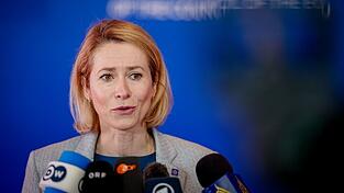 EU-Chefdiplomatin Kaja Kallas will nach der Abwahl Orbans bisherige Tabus bei Russland-Sanktionen infrage stellen.