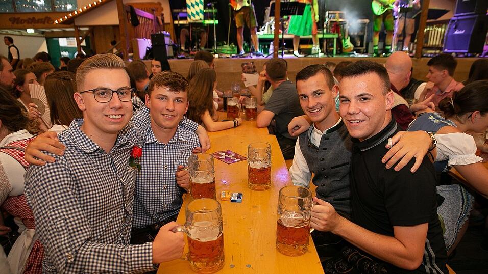 Die Partybilder von Donnerstag, 18. August 2022, aus dem Festzelt Nothaft.
