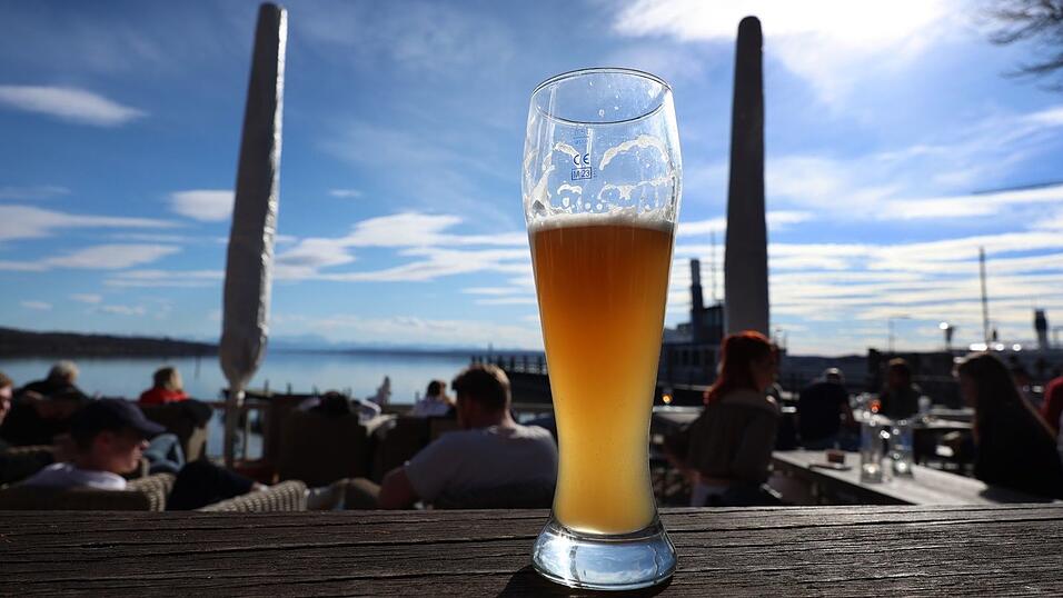 Die Ums&auml;tze der bayerischen Gastronomen sind im vergangenen Jahr nur aufgrund von Preiserh&ouml;hungen gestiegen (Archivbild).