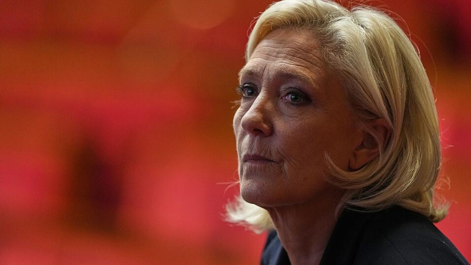 Von der Gerichtsentscheidung hängt ab, ob Marine Le Pen bei der Präsidentschaftswahl im kommenden Jahr kandidiert oder nicht. (Archivbild) Von der Gerichtsentscheidung hängt ab, ob Marine Le Pen bei der Präsidentschaftswahl im kommenden Jahr kandidiert oder nicht. (Archivbild)