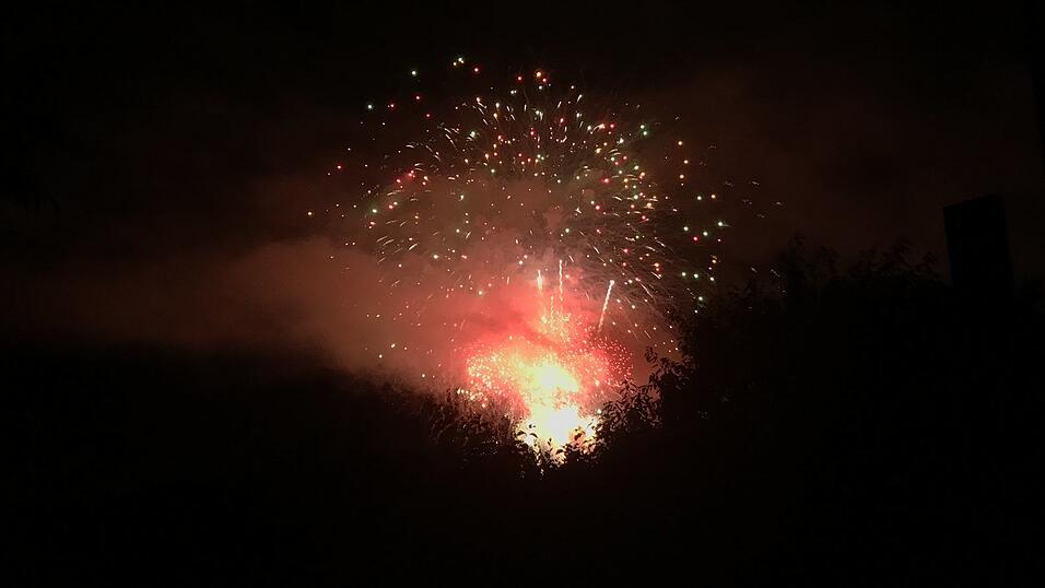 Das war das Abschlussfeuerwerk des Gäubodenvolksfestes 2019. Das war das Abschlussfeuerwerk des Gäubodenvolksfestes 2019.